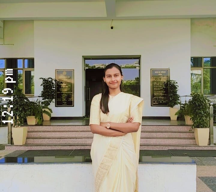 सीजीपीएससी 2024 में अनुसूचित जनजाति वर्ग में चंचल ने किया टॉप एकलव्य विद्यालय सन्ना में कक्षा दसवीं और बारहवीं में भी रही स्कूल टॉपर जिले और विद्यालय का नाम की रोशन मुख्यमंत्री ने दी अपनी शुभकामनाएं