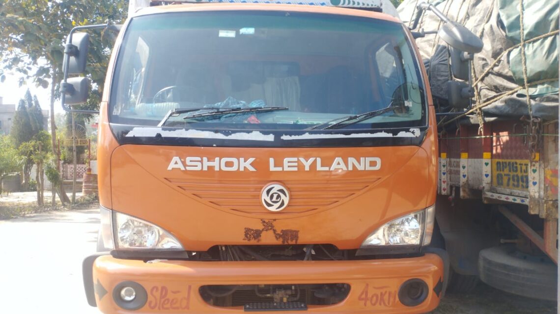 जशपुर पुलिस ने आज लोदाम के पास अशोक लिलैंड ट्रक से 271 बोरी अवैध कच्चा तंबाकू कीमती रू. 5,18,932 /- (पाॅच लाख अट्ठारह हजार नौ सौ बत्तीस) जप्त किया