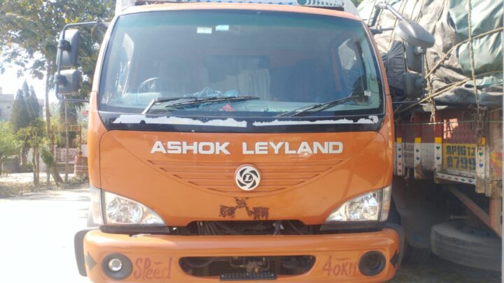 जशपुर पुलिस ने आज लोदाम के पास अशोक लिलैंड ट्रक से 271 बोरी अवैध कच्चा तंबाकू कीमती रू. 5,18,932 /- (पाॅच लाख अट्ठारह हजार नौ सौ बत्तीस) जप्त किया