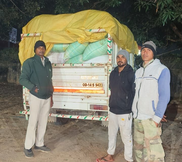 जशपुर पुलिस ने  अलग अलग थाना क्षेत्रों में फिर पकड़ा 270 क्विंटल धान