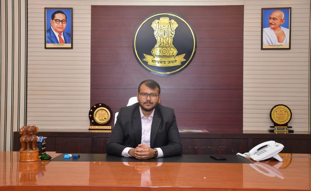 सुकमा में नये कलेक्टर अमित कुमार ने किया पदभार ग्रहण सभाकक्ष में विभागीय अधिकारियों से ली परिचयात्मक जानकारी