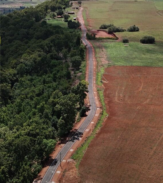प्रधानमंत्री जनमन योजना: विशेष पिछड़ी जनजाति पहाड़ी कोरवा परिवारों और पिछड़े क्षेत्रों को मुख्यधारा से जोड़कर लोगों के जीवन स्तर में लाया जा रहा सुधार’ बंदकोना में मुख्य मार्ग से बस्ती के मध्य 1.23 करोड़ के लागत से बनाई गई सड़क बिजली, पानी और सड़क जैसी बुनियादी सुविधाएं उपलब्ध होने से ग्रामीणों में खुशी की लहर ग्रामीणों ने मुख्यमंत्री को दिया धन्यवाद