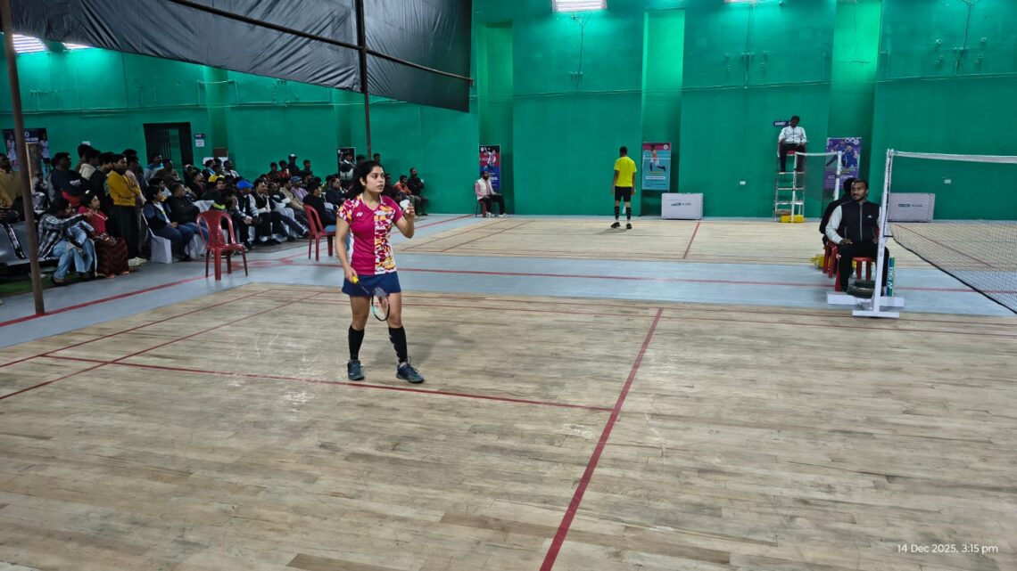 नेशनल सटलर आकर्षि कश्यप ने जशपुर में हो रहे 24वीं योनेक्स स्टेट बैडमिंटन चौंपियनशिप में अपना पहला मैच जीता