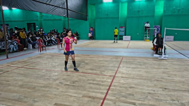 नेशनल सटलर आकर्षि कश्यप ने जशपुर में हो रहे 24वीं योनेक्स स्टेट बैडमिंटन चौंपियनशिप में अपना पहला मैच जीता