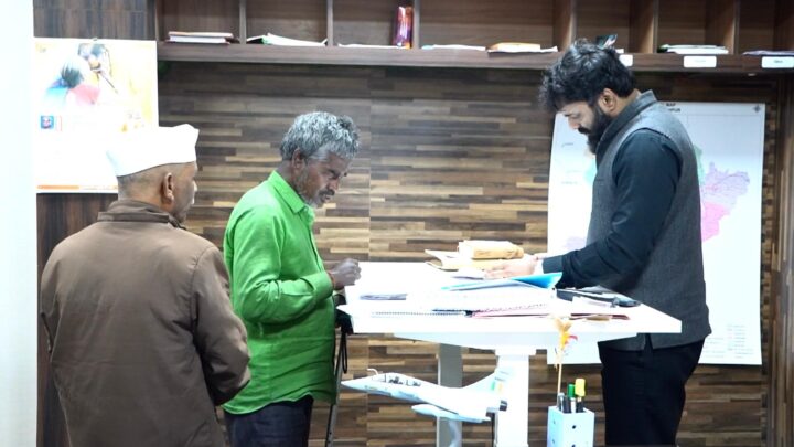 कलेक्टर रोहित व्यास ने जनदर्शन में सुनी आमजन की समस्याएं अधिकारियों को समयबद्ध एवं पारदर्शी निराकरण के दिए निर्देश