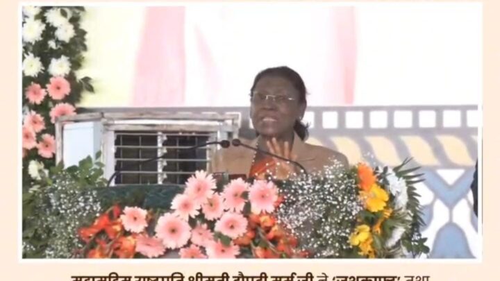 राष्ट्रपति द्रौपदी मुर्मू ने जशक्राफ्ट हस्तशिल्प उत्पादों की सराहना