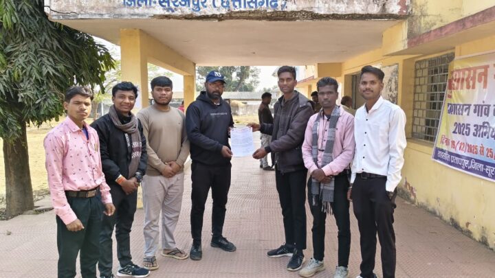 अभाविप ने कॉलेज मार्ग पर हो रहे अतिक्रमण को हटाने के लिए प्रतापपुर एसडीएम  को सौंपा ज्ञापन