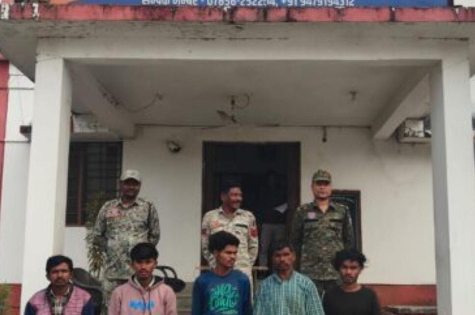 दंतेवाड़ा पुलिस विभाग की बड़ी कार्यवाही अवैध रूप से गौवंश की तस्करी करने वाले कुल 05 आरोपी गिरफ्तार