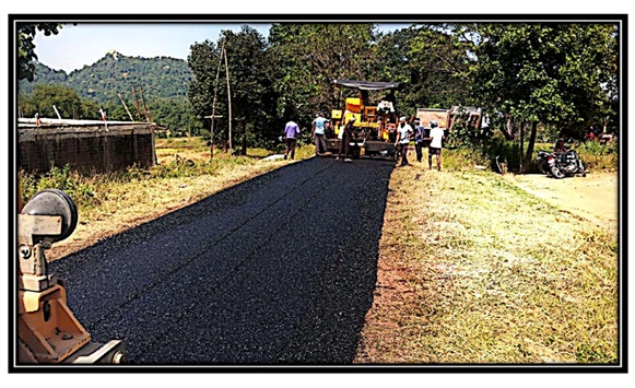मुख्यमंत्री विष्णुदेव साय के नेतृत्व में सड़कों का बिछ रहा जाल,जशपुर जिले में अंतिम व्यक्ति तक सड़क सुविधा पहुंचाने तेजी से हो रहा कार्य