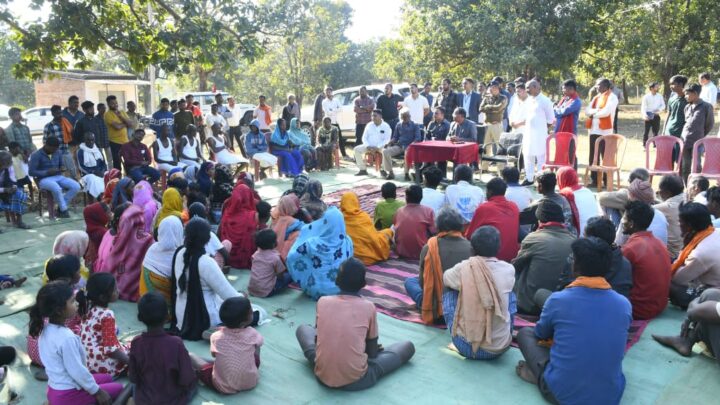 पीपरसोत के ग्रामीणों का दुःख बांटने पहुँचे मंत्री नेताम , शोकाकुल परिवार को बंधाया ढांढ़स