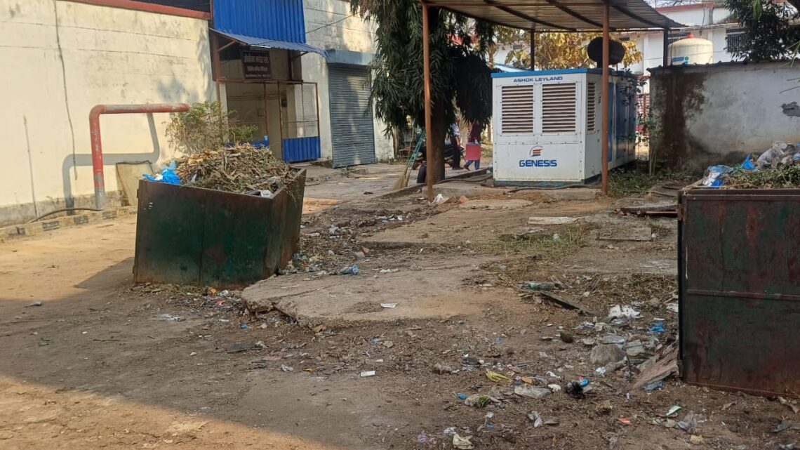 जिला अस्पताल व मातृ व शिशु अस्पताल परिसर से किया गया कचरा का निस्तारण ऑक्सीजन सिलेंडर द्वारा प्रदाय किया जा रहा जरूरतमंद मरीजों को ऑक्सीजन