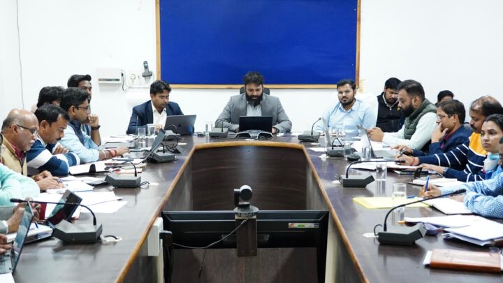 बकाया जलकर जमा नहीं करने पर काटे जाएंगे नल कनेक्शन, अवैध नल कनेक्शन वैध नहीं कराया तो होगी कार्रवाईः कलेक्टर रोहित व्यास लकड़ी के उपयोग से भोज्य पदार्थ बनाने वाले व्यावसायिक प्रतिष्ठानों पर कार्रवाई के निर्देश, एलपीजी एवं अन्य स्वच्छ ऊर्जा अपनाने को कहा बकाया संपत्ति कर जमा नहीं करने पर संपत्ति कुर्की की होगी कार्रवाई कलेक्टर ने नगरीय निकायों की लिए समीक्षा बैठक