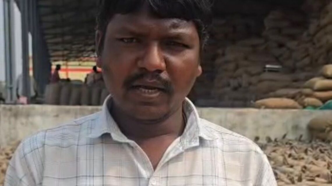 किसान राजकमल ने अपने घर के नजदीक धान खरीदी केंद्र में बेचा अपना धान