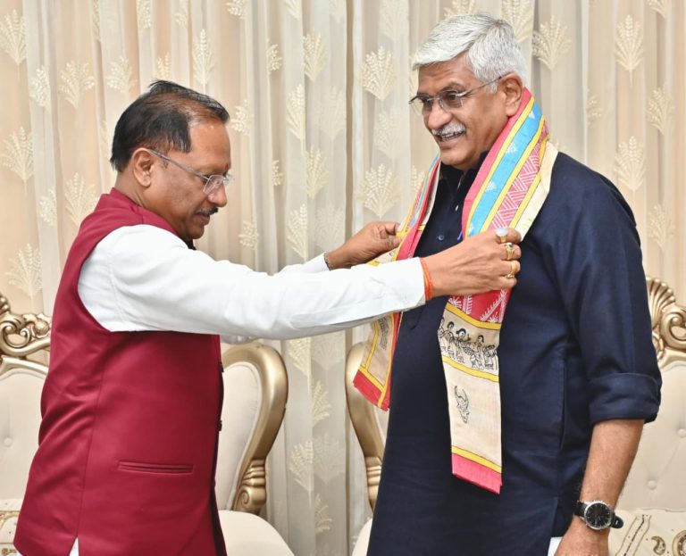 केंद्रीय पर्यटन एवं संस्कृति मंत्री ने मुख्यमंत्री से की भेंट, कई मुद्दों पर हुई चर्चा