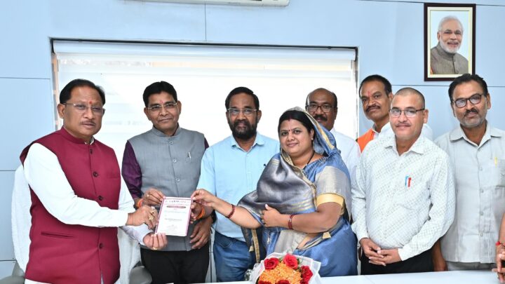 मुख्यमंत्री साय से छत्तीसगढ़ मनवा कुर्मी क्षत्रिय समाज के प्रतिनिधिमंडल ने की सौजन्य मुलाकात, 80 वॉ महा- अधिवेशन का दिया न्यौता