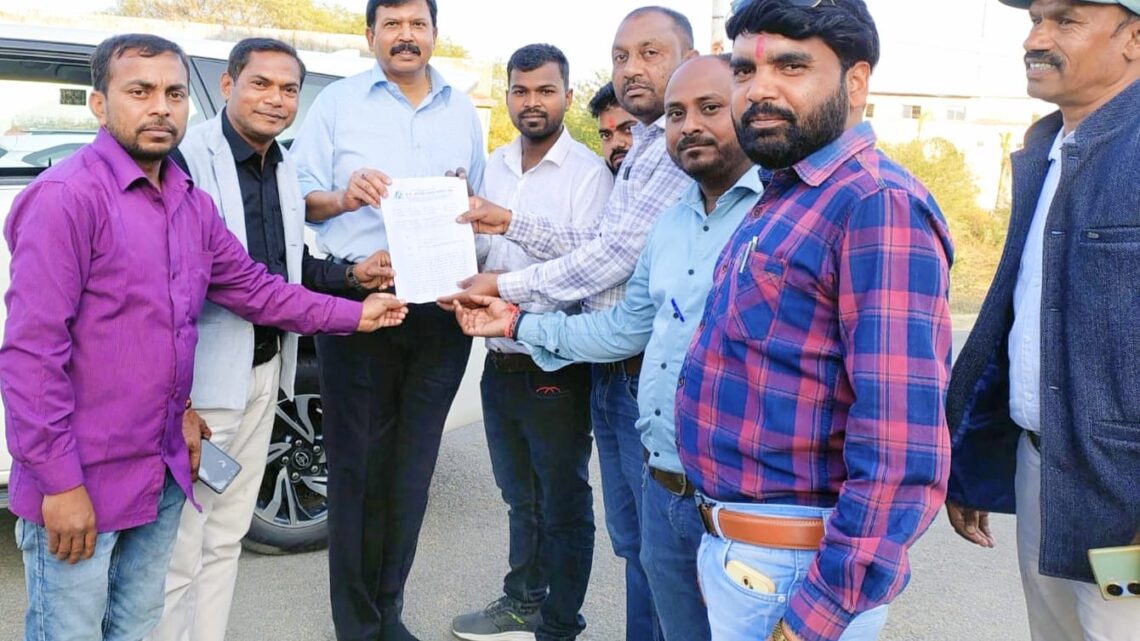 छ ग श्रमजीवी पत्रकार कल्याण संघ ने पुलिस अधीक्षक सूरजपुर को सौपा ज्ञापन , पत्रकार के परिवार पर दबंगों ने किया जानलेवा हमला, सबूत मिटाने के लिए मोबाइल किया फॉर्मेट