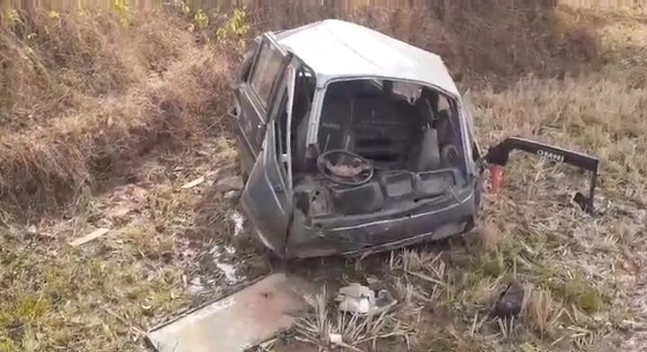 प्रतापपुर ब्रेकिंग -तेज रफ्तार में आ रही ओमनी वैन खेत में जा पलटी , हादसे में सभी घायल, एक साल के बच्चे की हालत गंभीर..