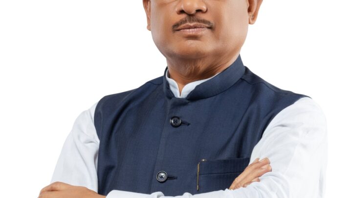 मुख्यमंत्री विष्णुदेव साय के निर्देश पर 7.30 किमी सड़कों के उन्नयन एवं मजबूतीकरण कार्य के लिए 36.85 करोड़ की राशि स्वीकृत विकास को मिल रहा नया आयाम: दूरस्थ अंचलों तक पहुंच रहा है सड़क नेटवर्क