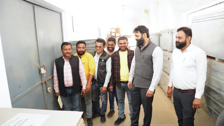 जिला निर्वाचन अधिकारी व्यास ने ईवीएम वेयरहाउस का किया निरीक्षण