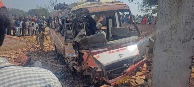 करडेगा से कुनकुरी जा रही यात्री बस पलटी, चार लोगों की मौत, कई घायल…!