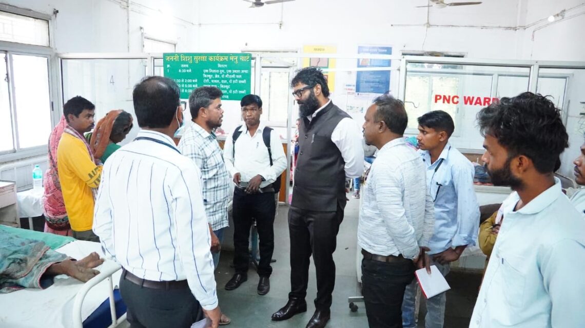 गोड़अम्बा में हुई बस दुर्घटना में घायल यात्रियों का कुनकुरी के सीएचसी और होली क्रॉस हॉस्पिटल में इलाज जारी कलेक्टर रोहित व्यास ने अस्पताल पहुंचकर घायलों से मुलाकात की, बेहतर उपचार के दिए निर्देश,3 गंभीर रूप से घायल यात्रियों को अंबिकापुर किया गया रेफर